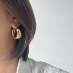 Load image into Gallery viewer, Alegra Gold Hoops
