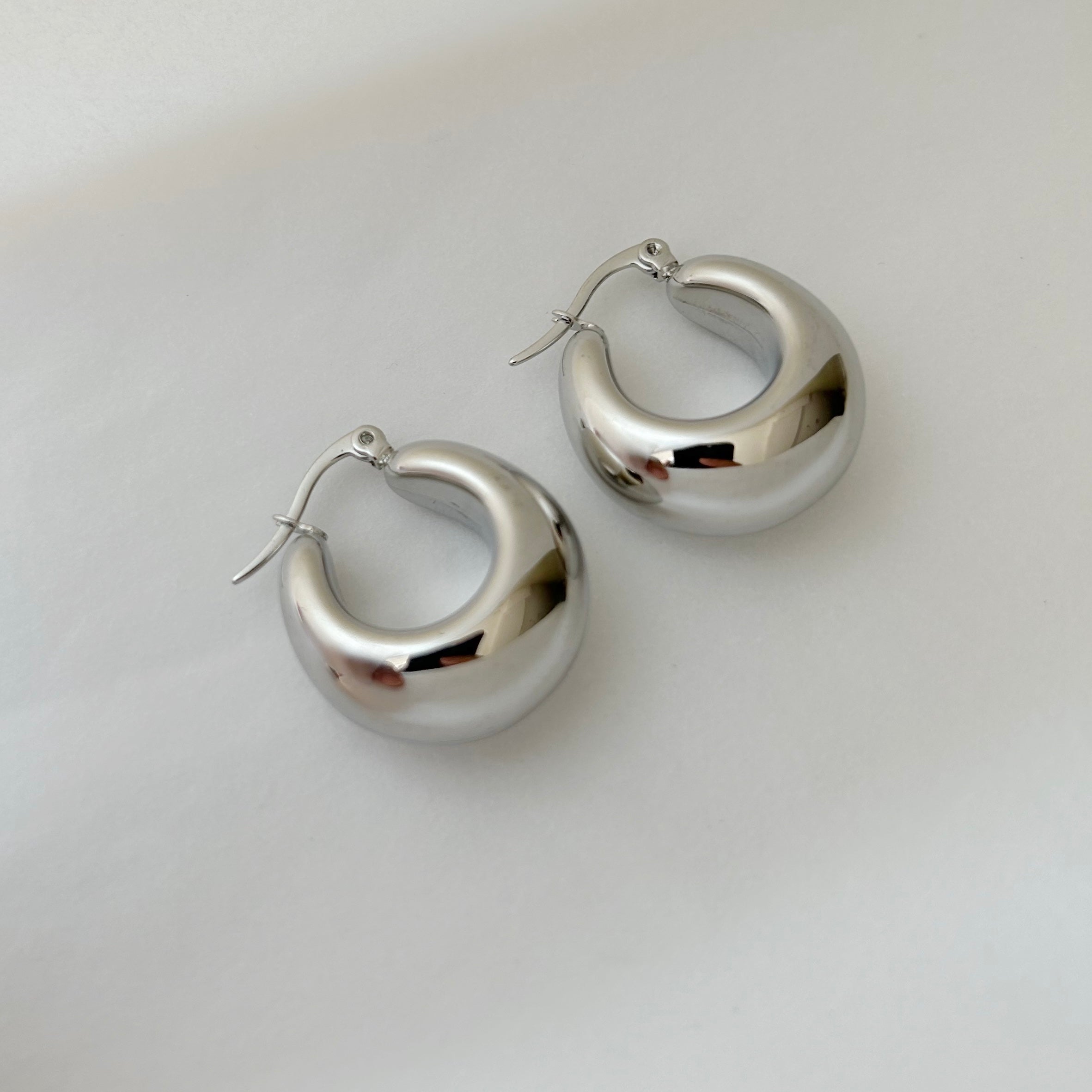 Daryn Silver Hoops