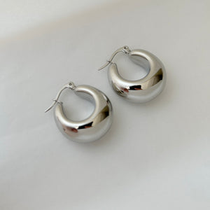 Daryn Silver Hoops